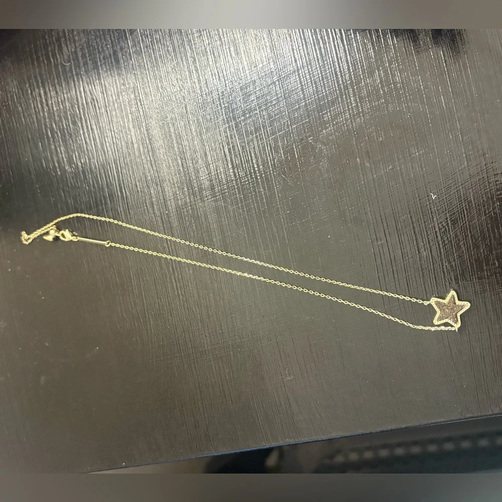 Kendra Scott necklace gold and purple star - Picture 3 of 3